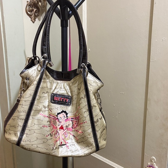 Betty Boop Beige and Black Shoulder Bag - Picture 1 of 12